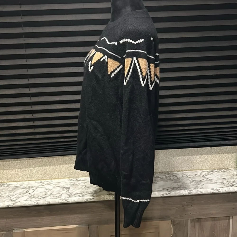 360 Cashmere Women’s Black w‎ Chest Print LS 100% Cashmere Sweater Medium